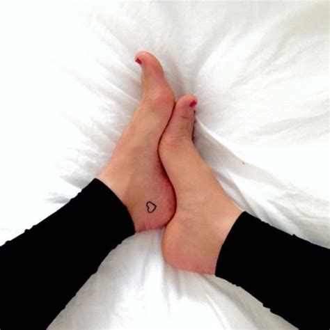 Heart Tattoo on Ankle: discover the most beautiful heart tattoo ideas!