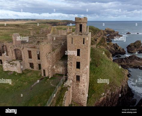 Slains Castle, Inspiration for Dracula.Scotland.UK Stock Photo - Alamy