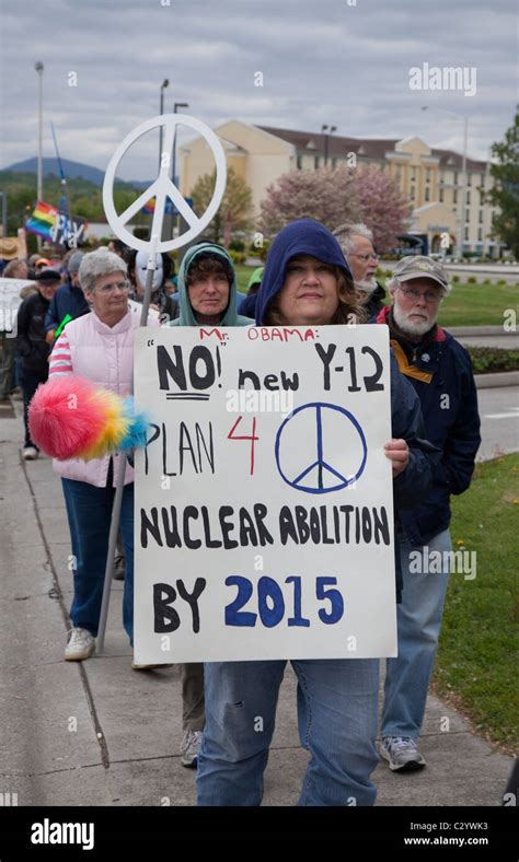 Peace Activists Protest Nuclear Weapons Production at Oak Ridge Weapons Facility Stock Photo - Alamy