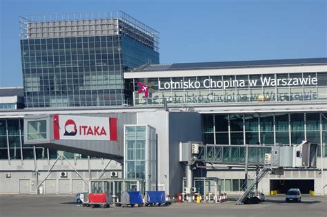 Warsaw Chopin Airport Bus - how to get to and from the airport