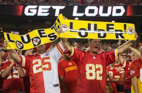 Photo gallery: Chiefs 41, Patriots 14 | Chiefs football, Kansas city ...