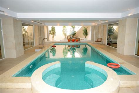 52 Cool Indoor Pool Ideas and Designs (Photos) | Indoor swimming pool design, Swimming pool ...