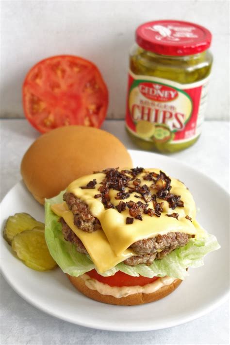 In-N-Out Burger Recipe Copycat - Make amazing burgers at home!