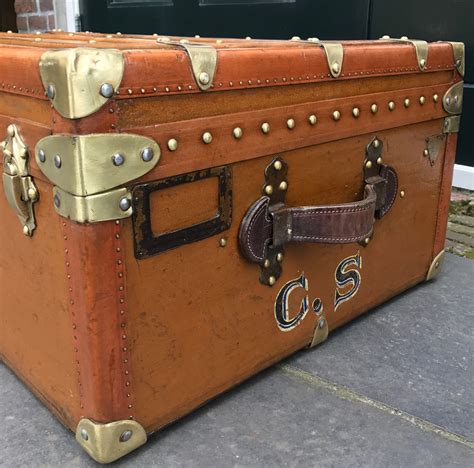 Antique Moynat travelling trunk - Pinth Vintage Luggage