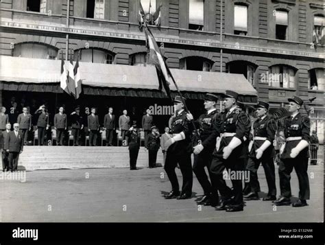 Liberation of paris hi-res stock photography and images - Alamy