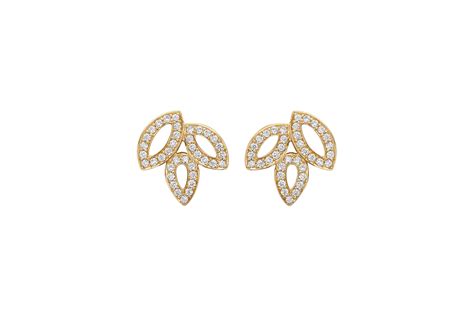 At Harry Winston, inspiration often begins with the extraordinary elegance of nature. Drawi ...