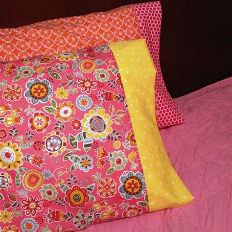 Simple Sewing: Pillowcases