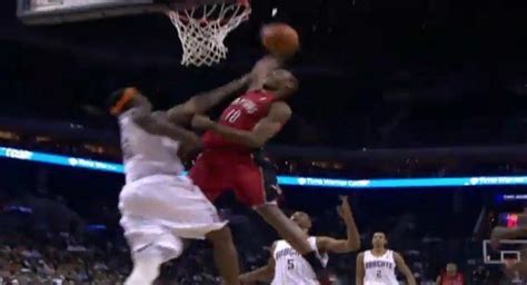 DeMar DeRozan Dunk: Toronto Guard Dunks On Tyrus Thomas (VIDEO ...