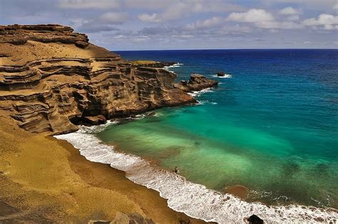 La plage de Papakolea et son sable vert à Hawaï