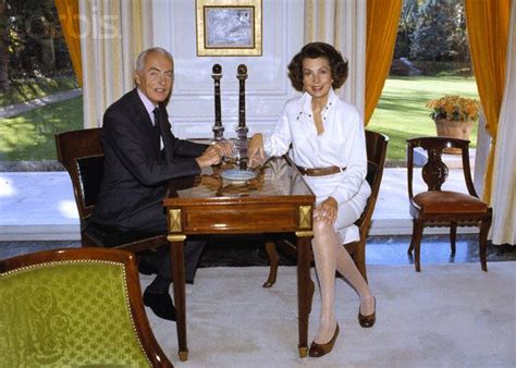 Andre Bettencourt with wife Liliane Bettencourt at home | Carré de soie ...