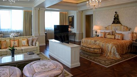 Rooms and Luxury Suites at Palazzo Versace Dubai