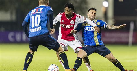 Jong Ajax begint goed tegen Willem II, maar verliest toch