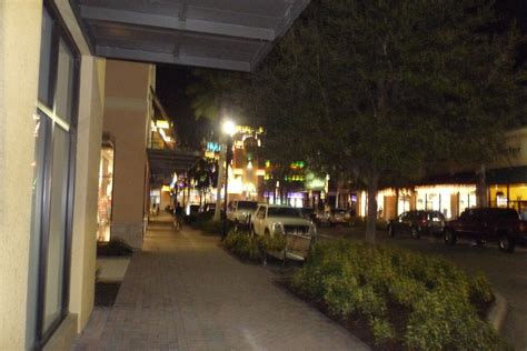 Lakeland FL - Lakeside Village Best Place To Shop And Watch A Movie ...