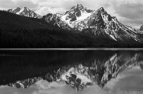 21 Dramatic Photos of Mountains in Black and White | Light Stalking