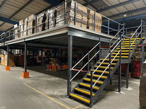 Steel Warehouse Mezzanine Floor System | Unracking