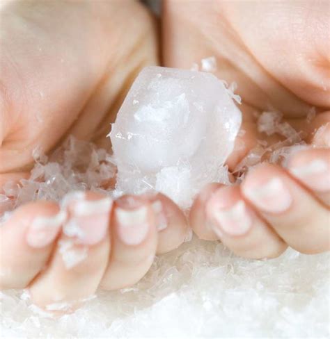 Ice burn: Symptoms, scars, and first aid