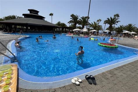 Hotel RIU Palace Tenerife - Swimming Pools | AccessAble