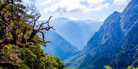 Hiking Samaria Gorge | Hellenic Holidays