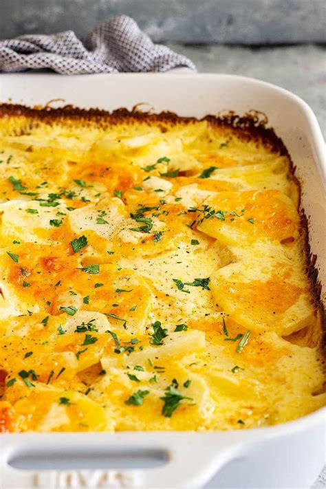 Easy Potatoes au Gratin (Dauphinoise) - Countryside Cravings