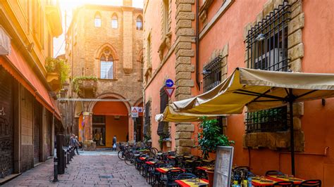 Must-Try Dishes In This Foodie Italian City, According To Giada De Laurentiis