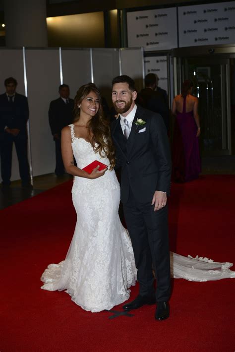 Lionel Messi and New Wife Antonella Roccuzzo - Red Carpet at Their Wedding Reception in ...