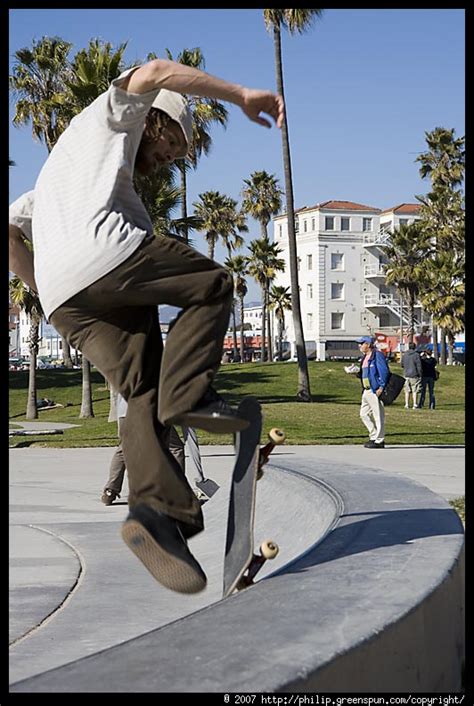 Photograph by Philip Greenspun: venice-beach-skateboarding-02