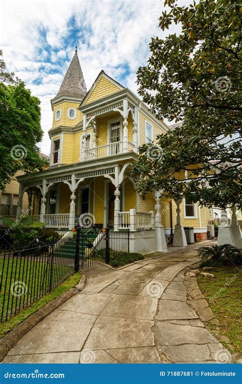 New Orleans Home editorial photo. Image of trees, victorian - 71887681