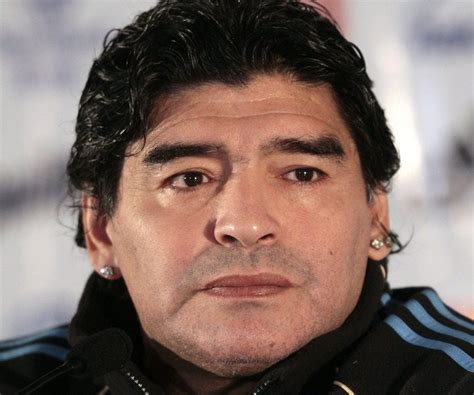 Diego Maradona Biography - Facts, Childhood, Family Life & Achievements