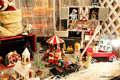 All That's Vintage: Christmas Window Displays in Galena