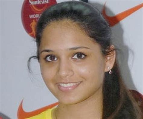 Dipika Pallikal Karthik – Bio, Facts, Family Life of Indian Squash Player