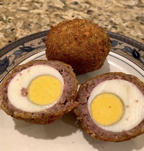 [Homemade] I made scotch eggs! (sausage wrapped eggs) : food