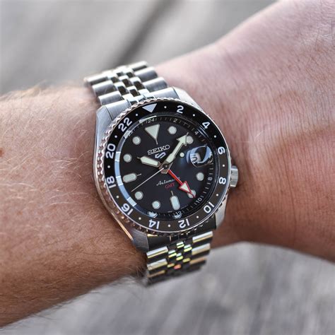 Buying Guide - The best GMT & travel watches of 2022