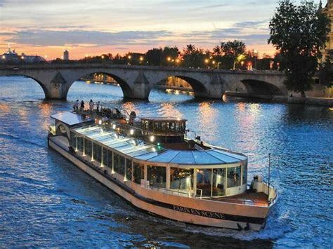 Fajarv: Paris Seine Night River Cruise