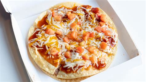 Review: Taco Bell Mexican Pizza - Spicy Food Reviews (and Recipes)