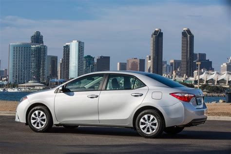 2016 Toyota Corolla Review & Ratings | Edmunds