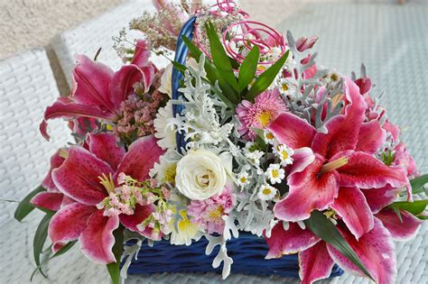 Lilium | Beautiful flowers, Floral wreath, Floral