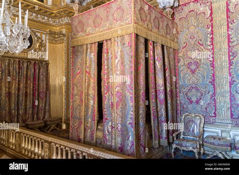 Palace of versailles bedroom hi-res stock photography and images - Alamy