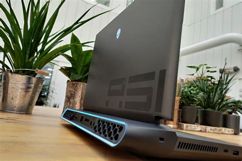 Trennwand Gänseblümchen Grill alienware upgradeable laptop Auf dem Kopf ...