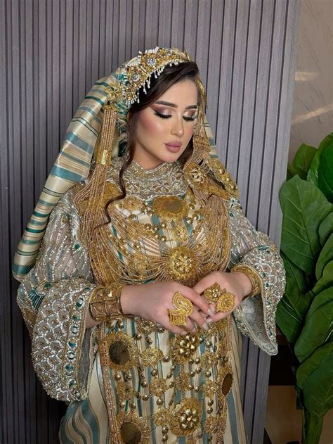 libyan woman in traditional clothing 🇱🇾 | Libyan clothing, Traditional ...