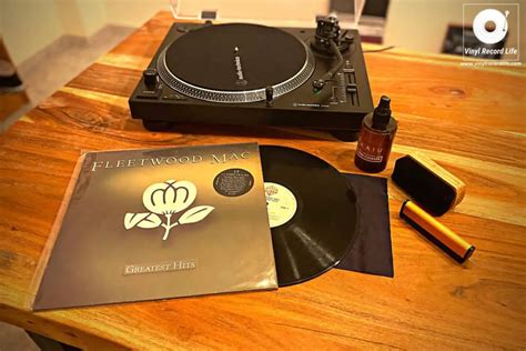 The Safest Ways to Clean Vinyl Records: A Guide (With Pictures) – Vinyl Record Life