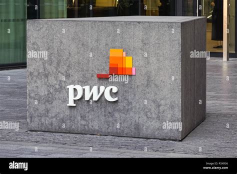 Pwc pricewaterhousecoopers office building hi-res stock photography and images - Alamy