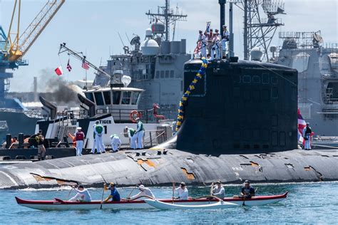 DVIDS - Images - Pearl Harbor Welcomes USS Hawaii Home From Deployment [Image 1 of 3]