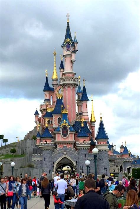 La Chateau de la Belle au Bois Dormant [The Castle of the Sleeping Beauty] (Disneyland Paris ...