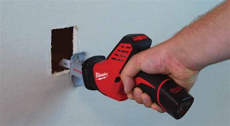 6 Best Tools For Cutting Drywall - GearsMag