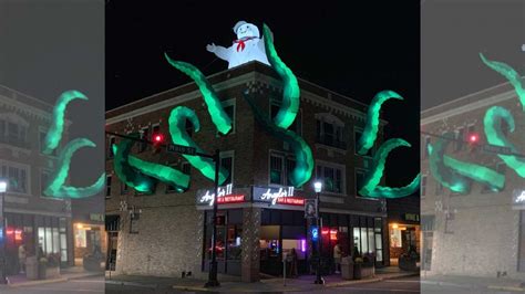 'Ghostbusters' Halloween decorations at Pennsylvania restaurant earn praise: 'Whole town is ...