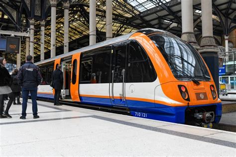 TfL rolls out new trains on the London Overground