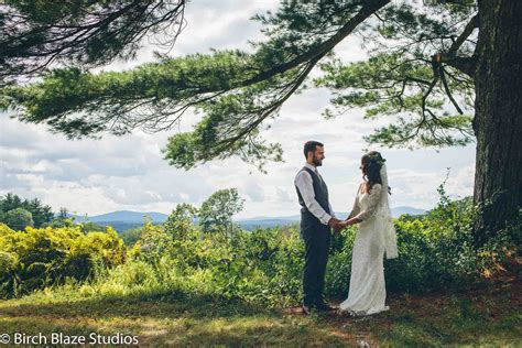 Scenic Barn Wedding Venue in White Mountain NH Foothills | Photos