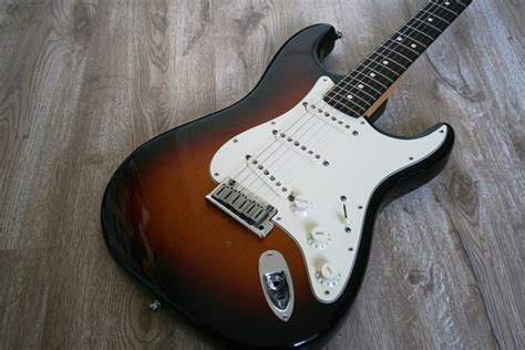 Fender American Standard Stratocaster - Sunburst - Catawiki