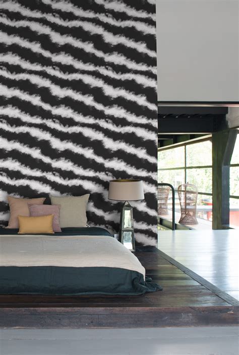 Black & White Modern Statement Stripe Wallpaper - Feathr Wallpapers