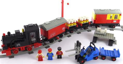 LEGO vintage 4.5V Steam Cargo Train set from 1985! set 7722